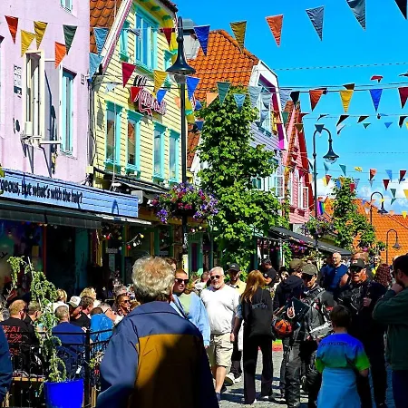Ultra-central And Quiet, With Balcony *