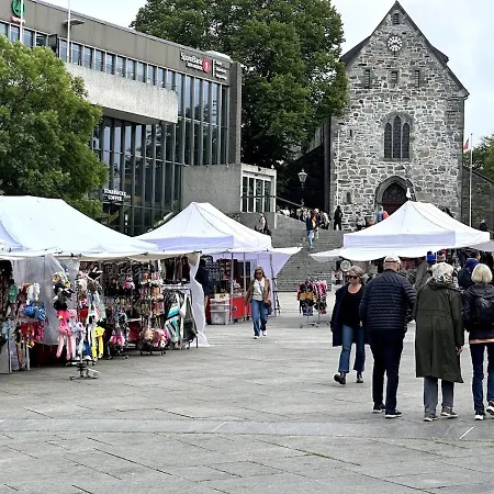 Lägenhet Ultra-central And Quiet, With Balcony